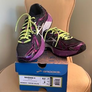 Brooks Ravena 4 runnning sneakers size 8.5